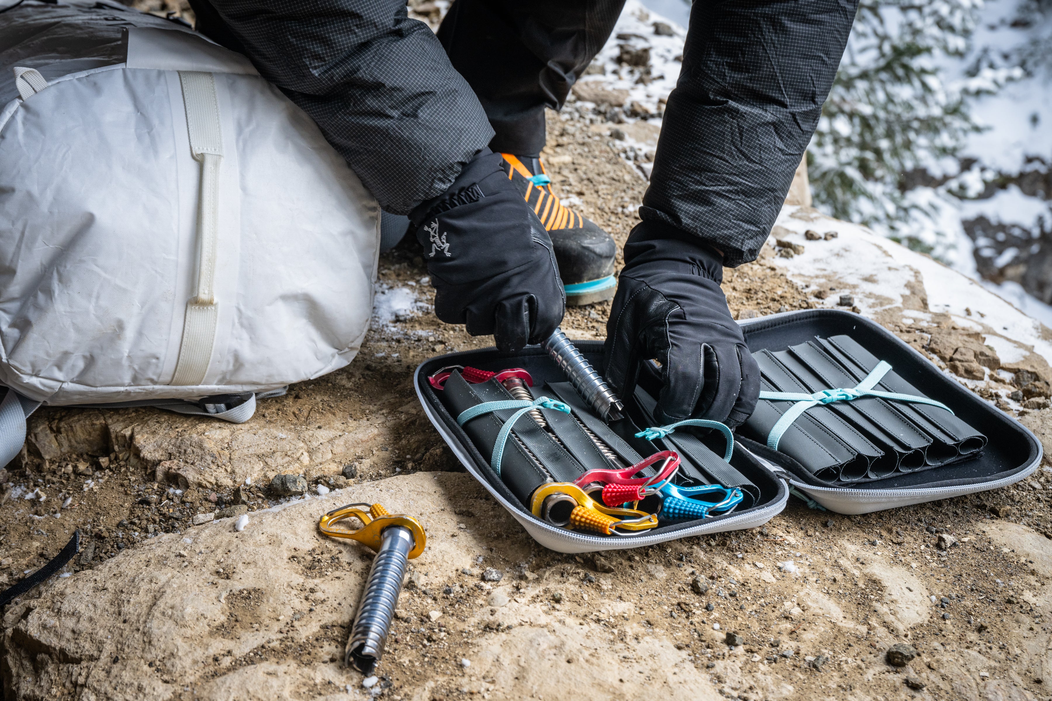 Zipped Ice Screw Case - F24